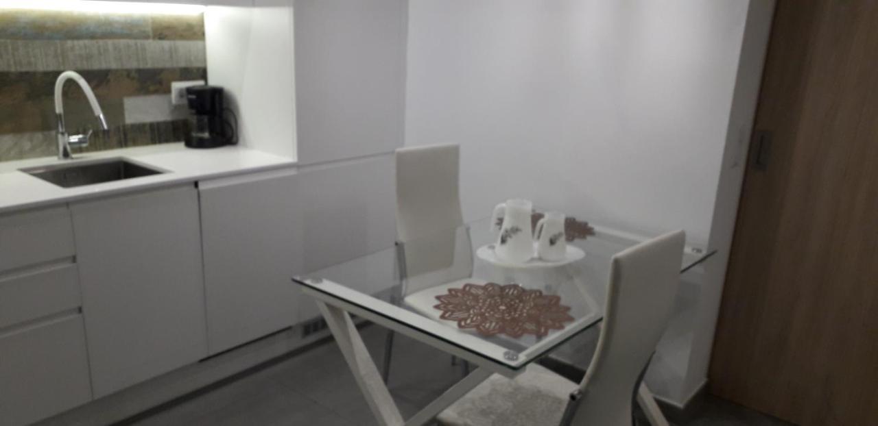 Ciudad De La Paz Appartement Madrid Buitenkant foto
